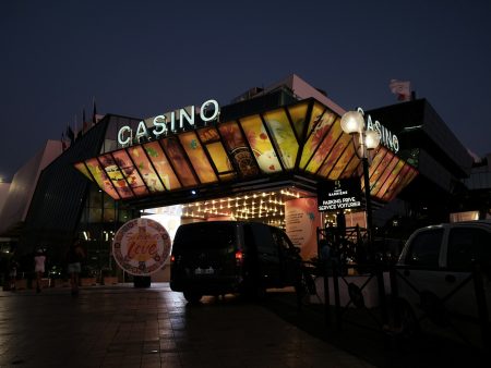 Casinospänningen börjar hemma – när spelandet blir en del av vardagen