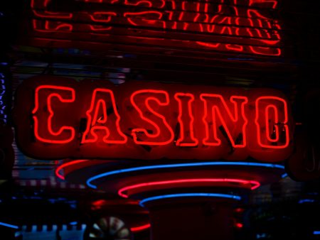 Vad är live casino och hur fungerar det?