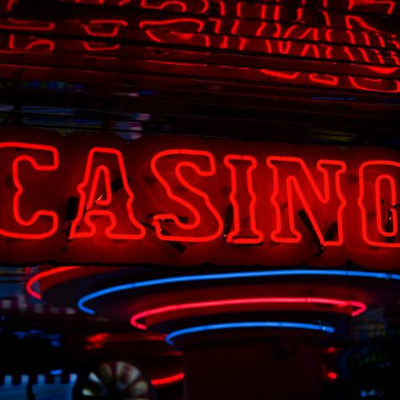 Vad är live casino och hur fungerar det?